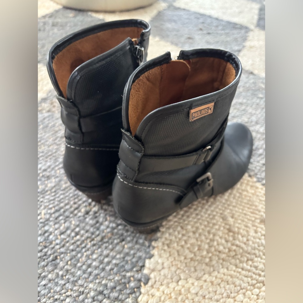 Pikolinos Black Leather Boots size 8.5 euro 39